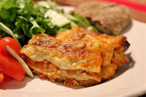 Huvilaelämää ja mökkiruokaa: Cheddar lasagne