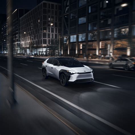 2025 Toyota bZ4X EV crossover gets $6,000 price cut for 2025