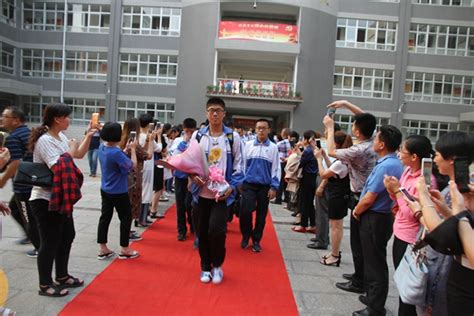 济宁市第十三中学隆重举行2013级学生毕业典礼 - 民生 - 济宁 - 济宁新闻网