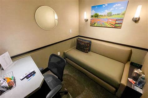 Minute Suites: Complete guide to the airport lounge - The Points Guy