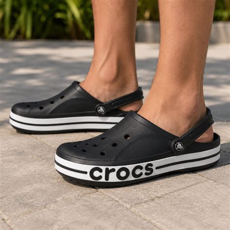 Cr_ocs Bayaband Clogs Black and White – TrendyHouse