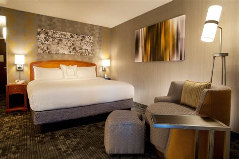 Courtyard Tysons Corner Fairfax King Guest Room #GuestBathroom, # ...