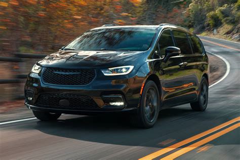 2024 Chrysler Pacifica Overview