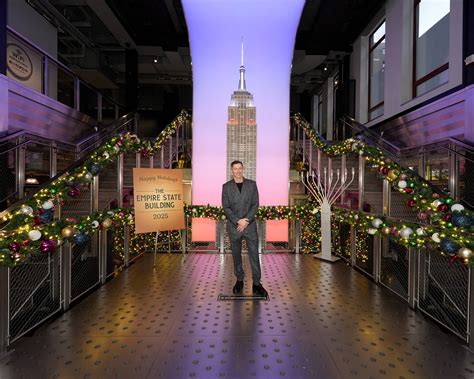 Robert Lewandowski Lights the Empire State Building in Celebration of ...