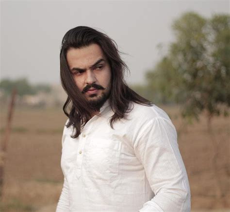 Netizens Troll Sapna Choudhary Gives Birth Without Marriage, Protective ...