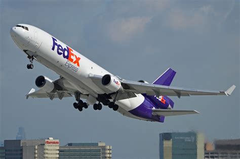 ADP, FedEx et WFS s'unissent pour faire découvrir les métiers de l ...