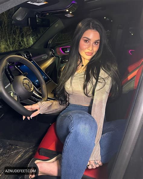 DEVORAH ROLOFF Feet - AZNudeFeet