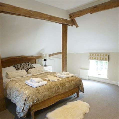 THE WHITE HOUSE AND OLD STABLE COTTAGE (Pewsey) - B&B Reviews & Photos ...