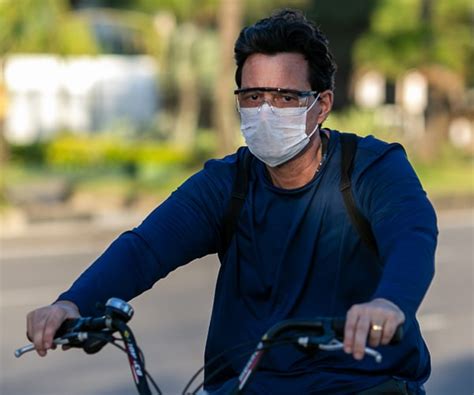 How to Fix Foggy Glasses Caused by Coronavirus Face Masks | Newsmax.com
