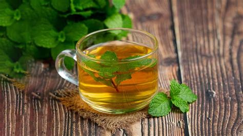 कैफीन इनटेक करना है कम तो पीएं ये चाय | know about some caffeine free ...