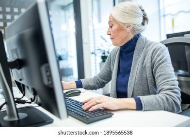 Computer Lessons for Seniors 的图像结果