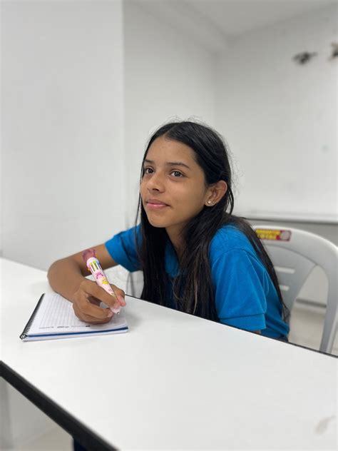 Alumnos de diferentes edades aprenden desde cero Inglés 📚 Loving ...