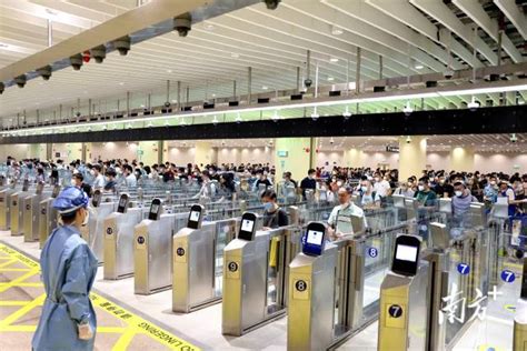 10月2日8时15分:西九龙站口岸出入境客流量少_深圳新闻网