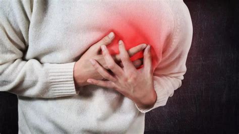 Breathlessness and chest pain aren’t always a heart attack: Know more ...
