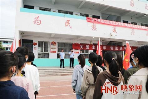 张俊华到商水县城关乡第一初级中学开展法制进校园宣讲活动