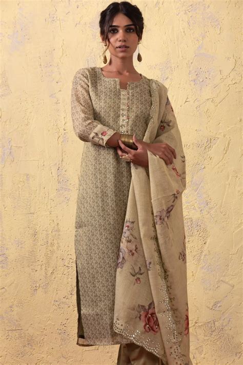 PAYAL Pear Green Kurta Suit Set with Embroidery Detailing