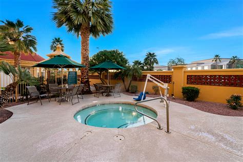 La Quinta Inn & Suites by Wyndham Mesa Superstition Springs | Mesa, AZ Hotels