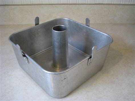 Square Tube Pound Cake Pan | The Tube