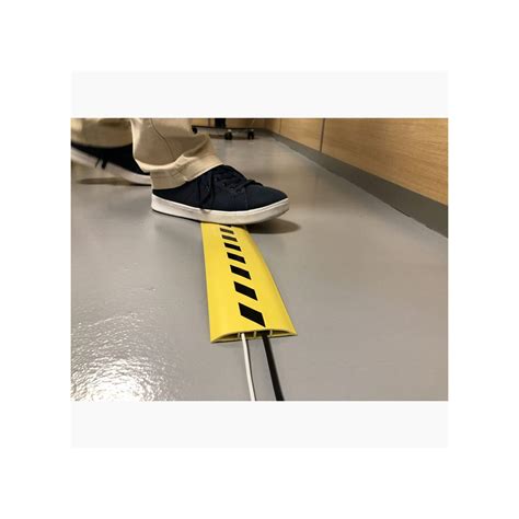 Pasacables peatonal 4 canaletas. Disponible en dos medidas