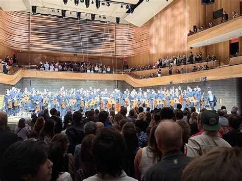 Joe's Concert Reviews: New York Philharmonic. David Robertson ...