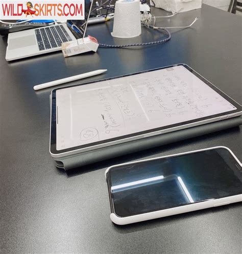 xxapple / iamnobody89757 / xxapple / xxapple_e / xxapple_e2 / xxapplee nude OnlyFans, Instagram ...