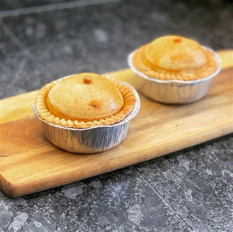 Small Chicken Curry Pie - De Giorgio Butchers