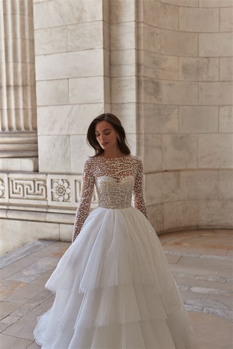 Closed wedding dress «Natalie» | WONA