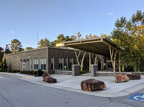 East Roswell Branch | Fulton County Library System