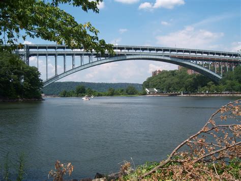 Long Distance Voyager: Bridge of the Week #22: Henry Hudson Bridge