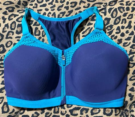 Wacoal Zip Front Sports Bras for Women | Mercari