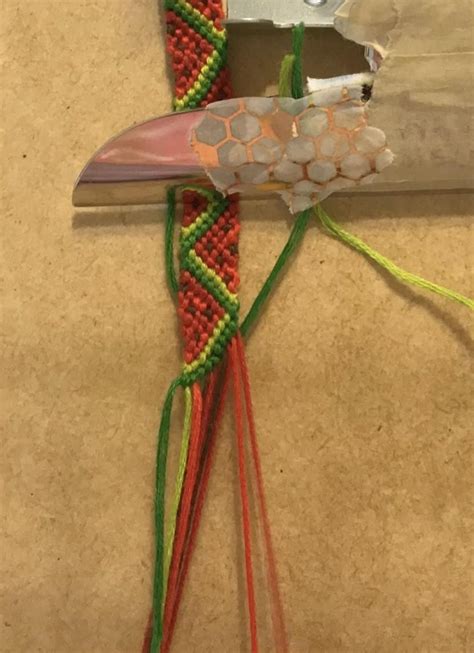 Homemade String Bracelets 的图像结果