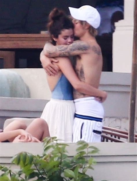 Selena Gomez and Justin Bieber Spotted Kissing In Jamaica At His Dad's ...