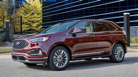 2021 Ford Edge Review: Expert Insights, Pricing, and Trims