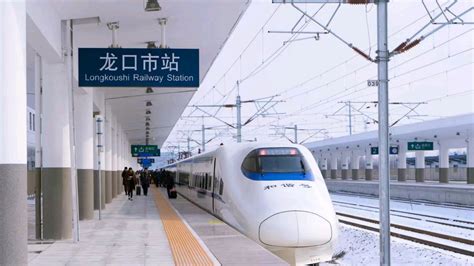 货运车站与列车高清摄影大图-千库网