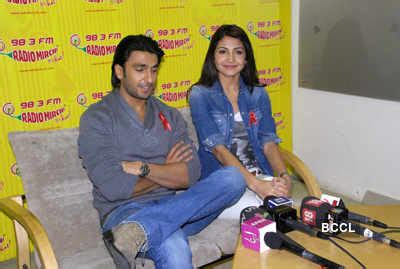 Ranveer Singh and Anushka Sharma promote 'Ladies VS Ricky Bhal' at ...