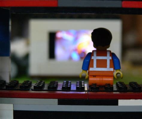 How to Build a LEGO Working TV 的图像结果