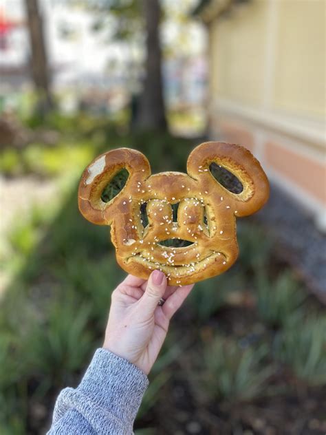 Disneyland Treats That Won't Break The Bank - Beautifully Candid