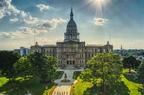 Our Capitol building is beautiful : r/Michigan