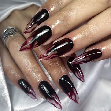 23 Elegant Gothic Black Nail Art Designs