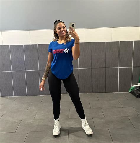 Destanie🥀 | Come workout with me @workoutanytimepalmbay 🤍 DM me or come in one day for more ...