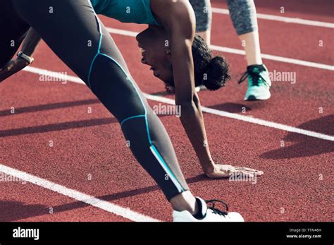 Track Running Exercising 的图像结果