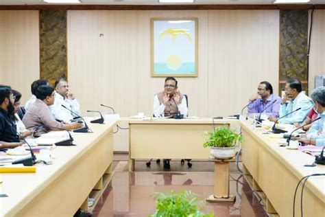 Social Welfare Minister Raaj Kumar Anand Pushes For Faster Issuance Of ...