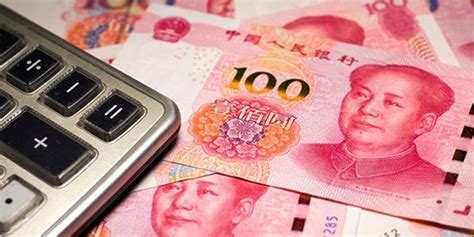 上海去年新增人民币贷款8232亿，企事业单位贷款占比超75%_手机新浪网