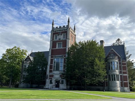 Bowdoin College | College of Distinction