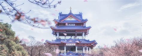 江苏八大名寺著名寺庙，南京3个，苏锡常镇各1个，大多建于南朝！