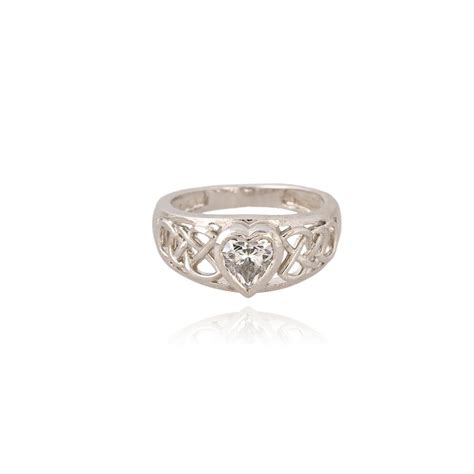 Vedaro – Elegant Jewelry Online | Shop Timeless Designs