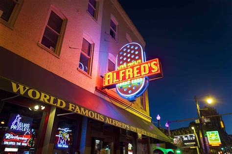 Guide to the Bars and Clubs on Beale Street in Memphis