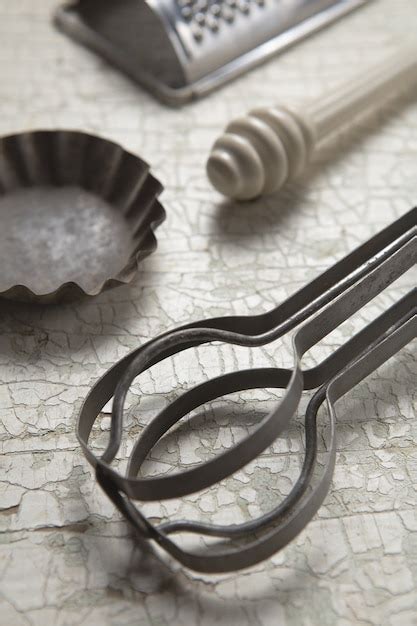 Ordered composition of baking tools | Free Photo