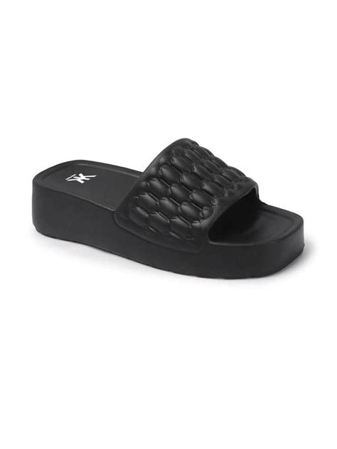 Women’s sliders that mix comfort with cool