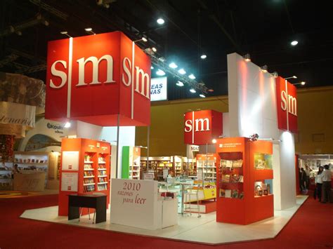 ESTUDIO TRIPTIKO: Customer Reviews, Stands and Services